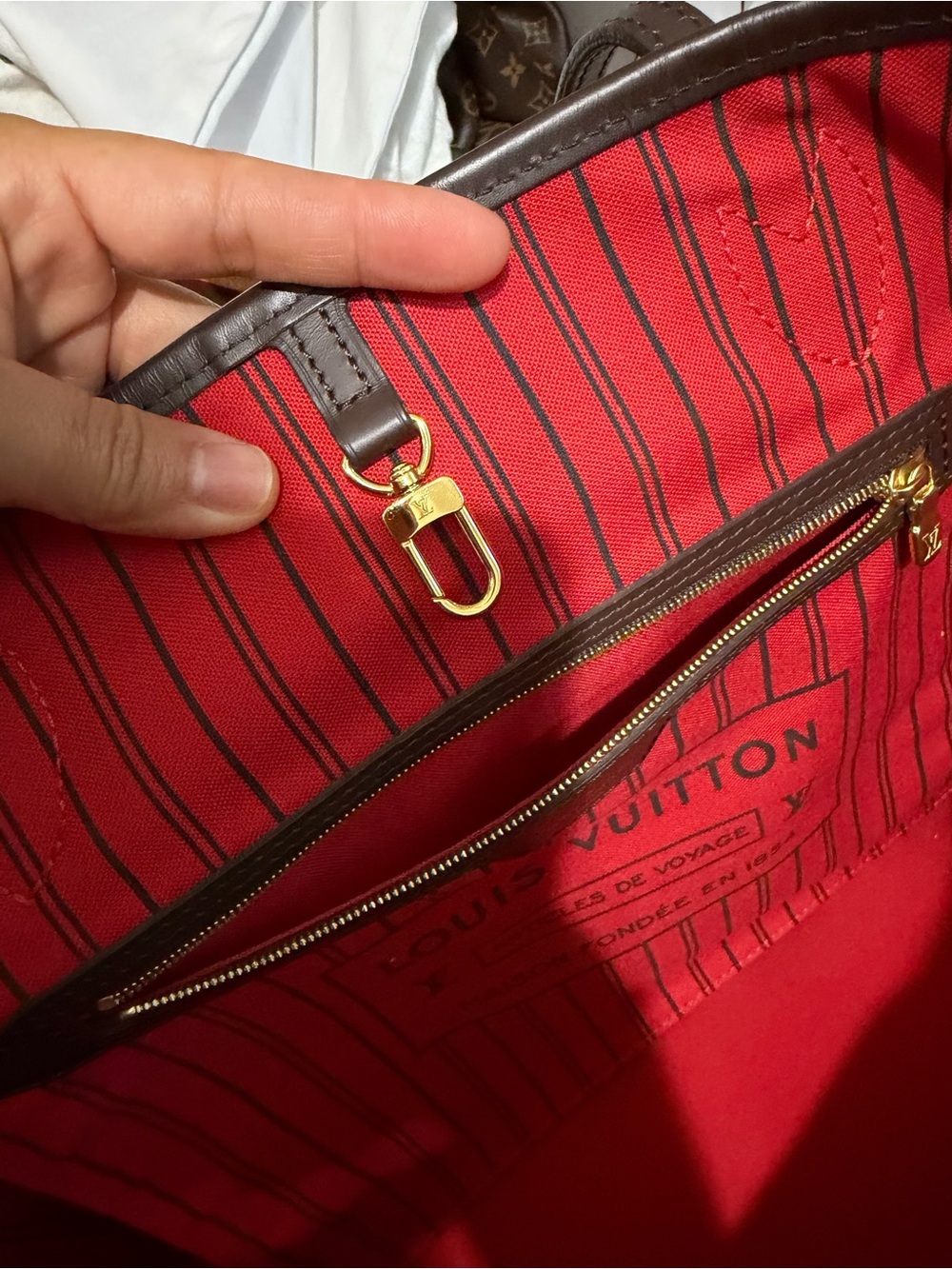 Louis Vuitton Brown Damier Ebene Tote with Red Interior - Picture 8 of 10
